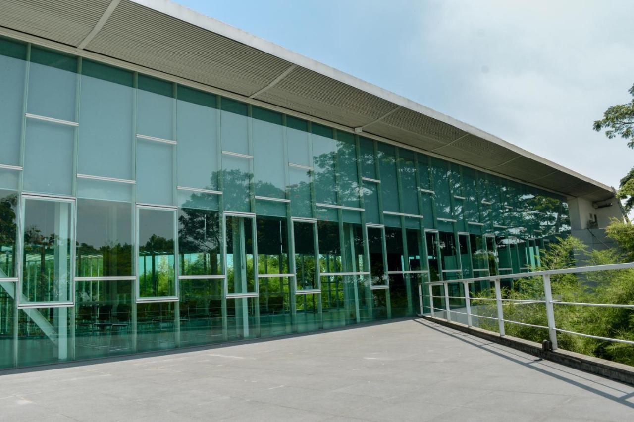 K Gallery Hotel Pasuruan Exterior photo
